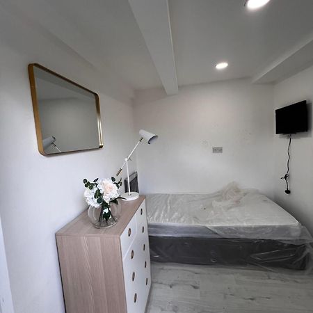 Lovely Ensuite Room In Corby Rockingham Eksteriør billede