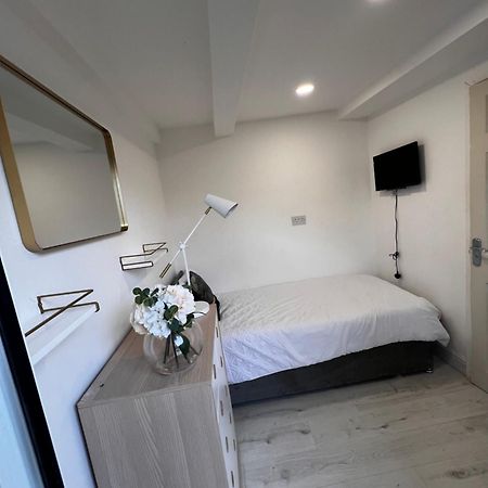 Lovely Ensuite Room In Corby Rockingham Eksteriør billede